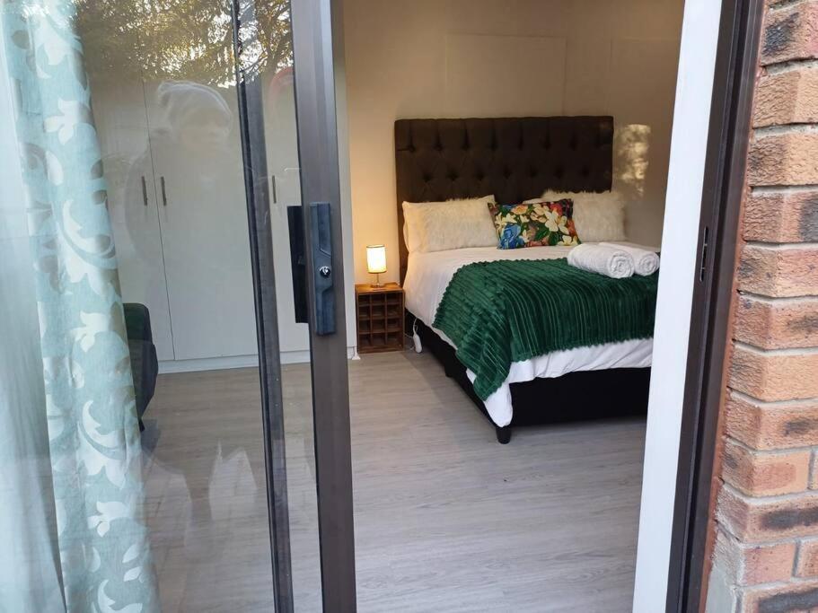 Apartment Charm Nest - Uncapped Wi-fi & Self Check-in Kapstadt